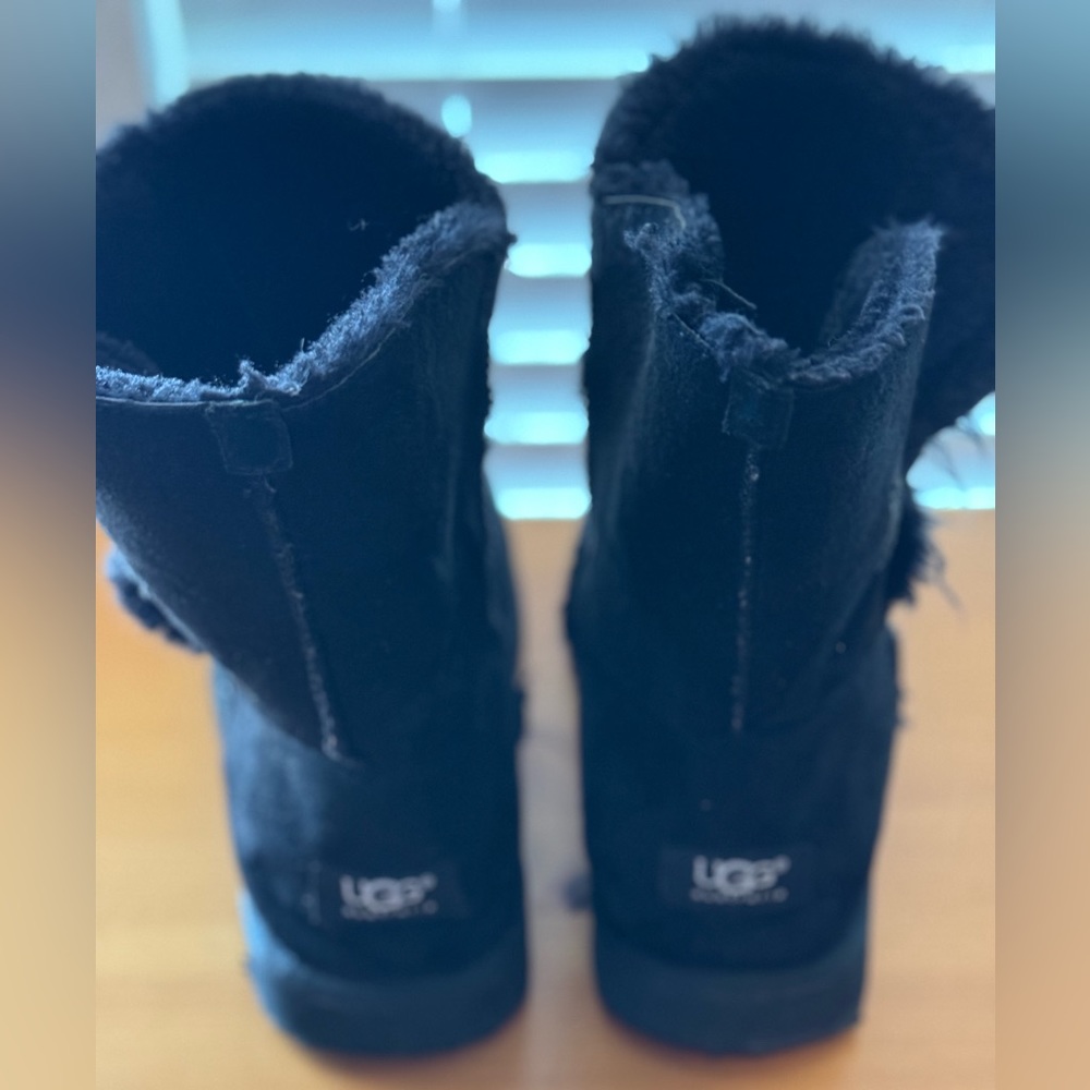 EUC black midcalf UGG boots, size 11